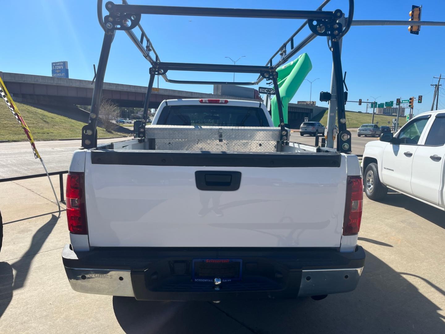 2011 WHITE CHEVROLET SILVERADO WORK TRUCK Work Truck Long Box 2WD (1GC0CVCG6BF) with an 6.0L V8 OHV 16V FFV engine, 6-Speed Automatic transmission, located at 8101 E. Skelly Dr., Tulsa, OK, 74129, (918) 592-3593, 36.121891, -95.888802 - Photo#4